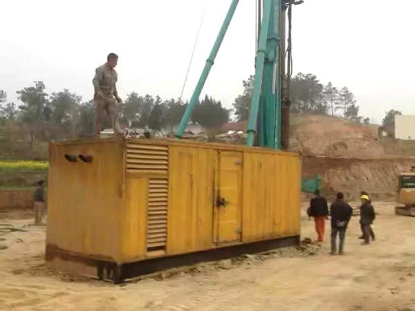 坊子如何判断水冷式机油散热器密封件是否需要更换?
